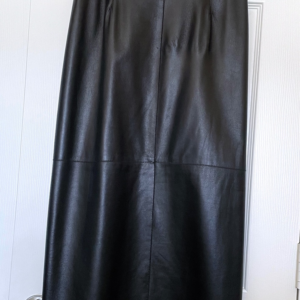 Long Black Leather Pencil Skirt with Back Vent / Size 10 / NWT